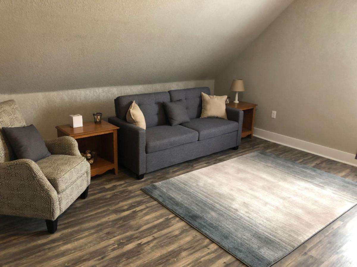 Spacious Rustic Downtown Market St 1 Bedroom Apt, Sleeps Up To 5, Steps To Honeywell & Eagles Theatre Wabash Kültér fotó