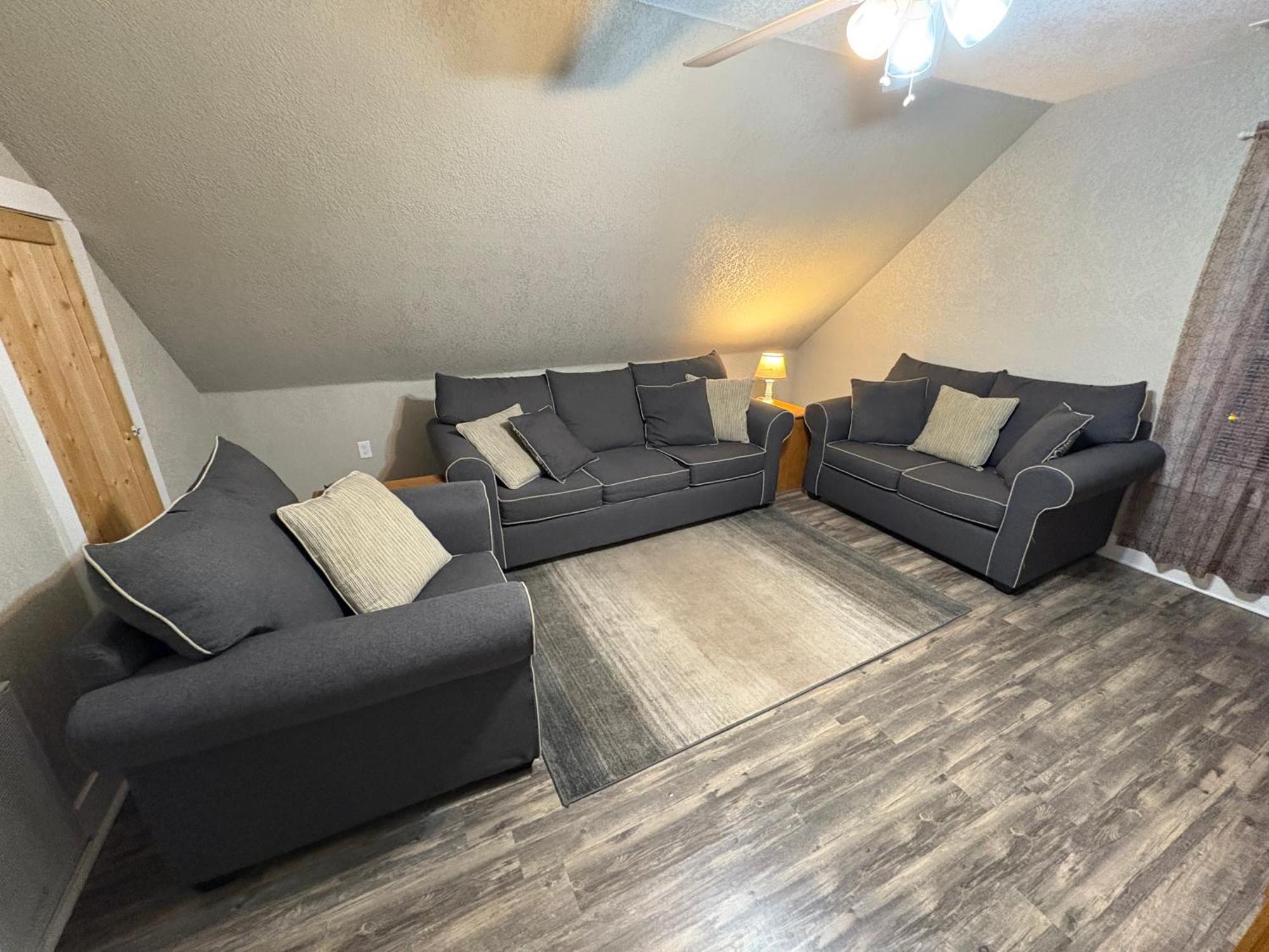 Spacious Rustic Downtown Market St 1 Bedroom Apt, Sleeps Up To 5, Steps To Honeywell & Eagles Theatre Wabash Kültér fotó